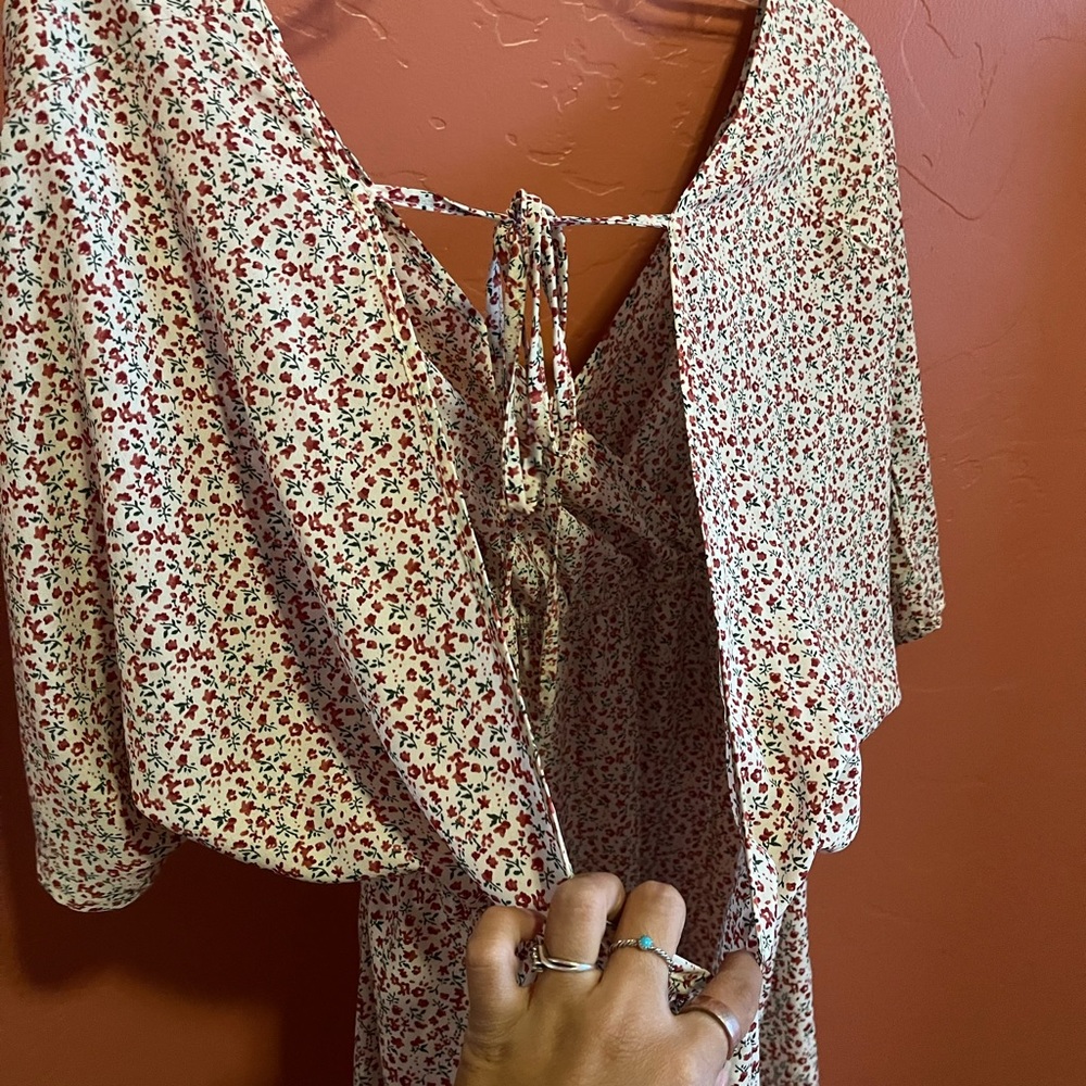 Flower dress with open back